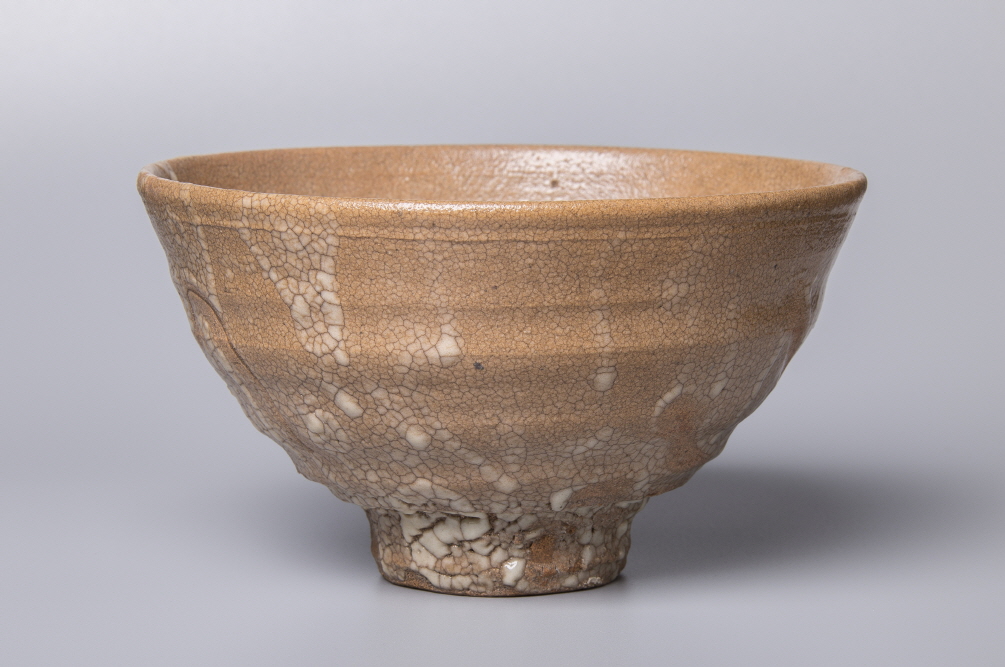 Tea Bowl (Oido type), 2018, Stone ware, wheel throwing, wood firing, 15.4x15.2x9(h)cm, Bottom 5.3(d)cm, Weight 320g