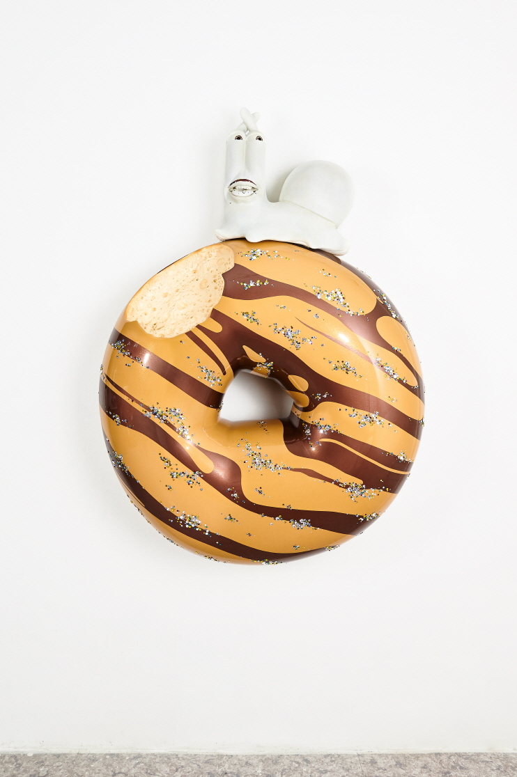 XXL GOT DONUT?, 2020, F.R.P, urethane, acrylic, Swarovski crystals, 133x93x36(d)cm