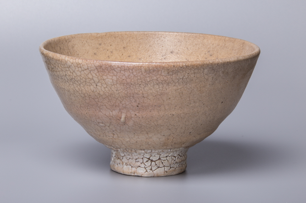Tea Bowl (Oido type), 2020, Stone ware, wheel throwing, wood firing, 15.5x15.6x9(h)cm, Bottom 5.5(d)cm, Weight 376g