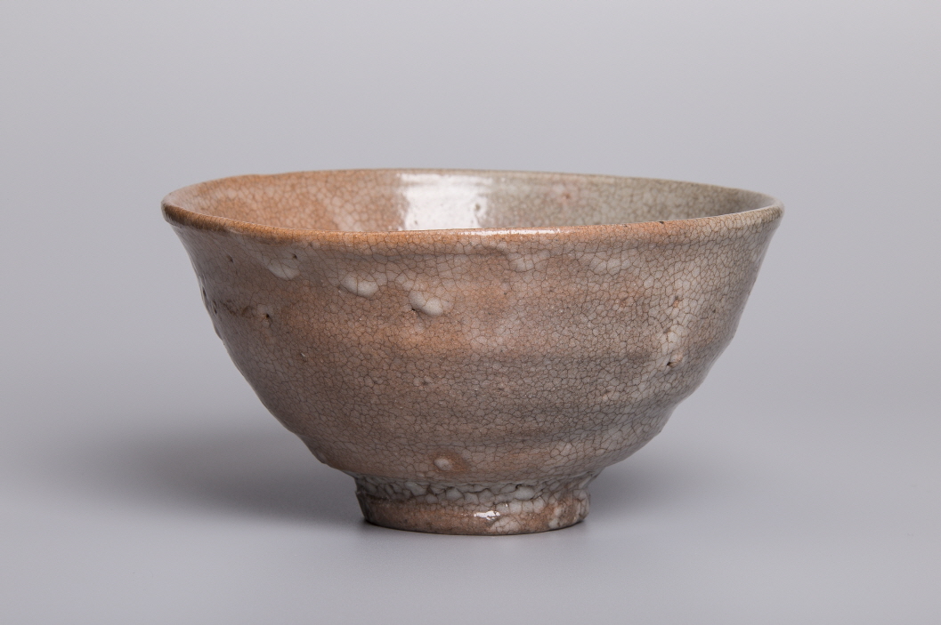 Tea Bowl (Koido type), 2020, Stone ware, wheel throwing, wood firing, 14.1x14.3x7.3(h)cm, Bottom 5.1cm, Weight 296g