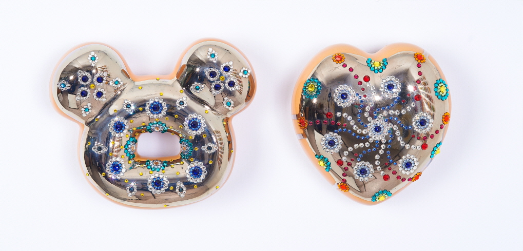 Jae Yong KIM, Silver 2PC Set (Special Edition), 2019, Ceramic, under glaze, glaze, luster glaze, Swarovski crystals, 19x38x10.5(d)cm