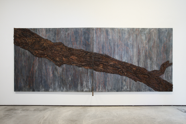 Refracted Time, 1996, Oil, tree bark on canvas, 181.8x454.6cm