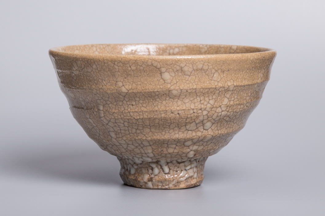 Tea Bowl (Oido type), 2018, Stone ware, wheel throwing, wood firing, 15.9x15.8x9.4(h)cm, Bottom 5.5(d)cm, Weight 451g