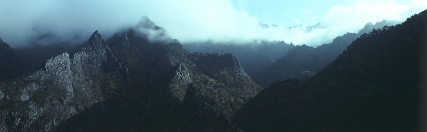 Mount Kumgang, NORTH KOREA, 1986, Pigment Print, 57 1/16x17 7/8 inches