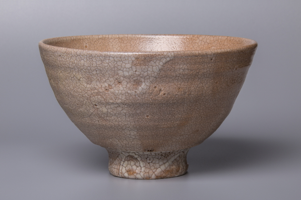 Tea Bowl (Oido type), 2020, Stone ware, wheel throwing, wood firing, 15.5x15.5x9.4(h)cm, Bottom 5.6(d)cm, Weight 364g