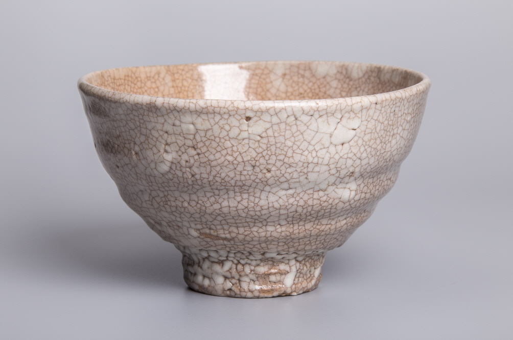 Tea Bowl (Oido type), 2020, Stone ware, wheel throwing, wood firing, 14.2x14.7x8.4(h)cm, Bottom 5.3(d)cm, Weight 361g