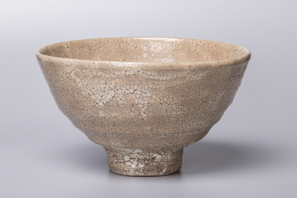 Tea Bowl (Oido type), 2017, Stone ware, wheel throwing, wood firing, 14.4x14.9x8.5(h)cm, Bottom 5(d)cm, Weight 338g