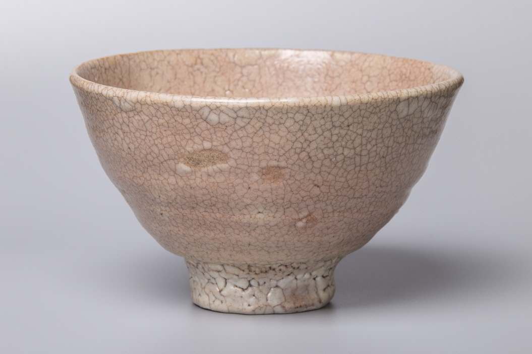 Tea Bowl (Oido type), 2020, Stone ware, wheel throwing, wood firing, 15x15x9(h)cm, Bottom 5.5cm, Weight 384g