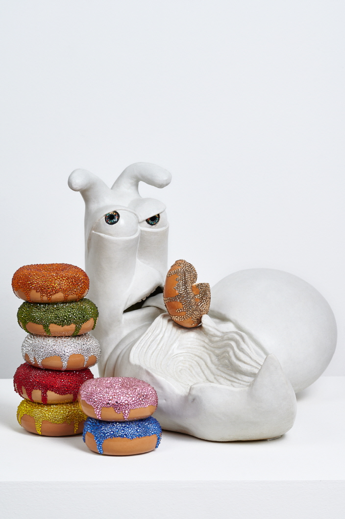 All mine!!, 2012, Glazed ceramic, Swarovski crystals, 35.5x22.8x45.7(d)cm