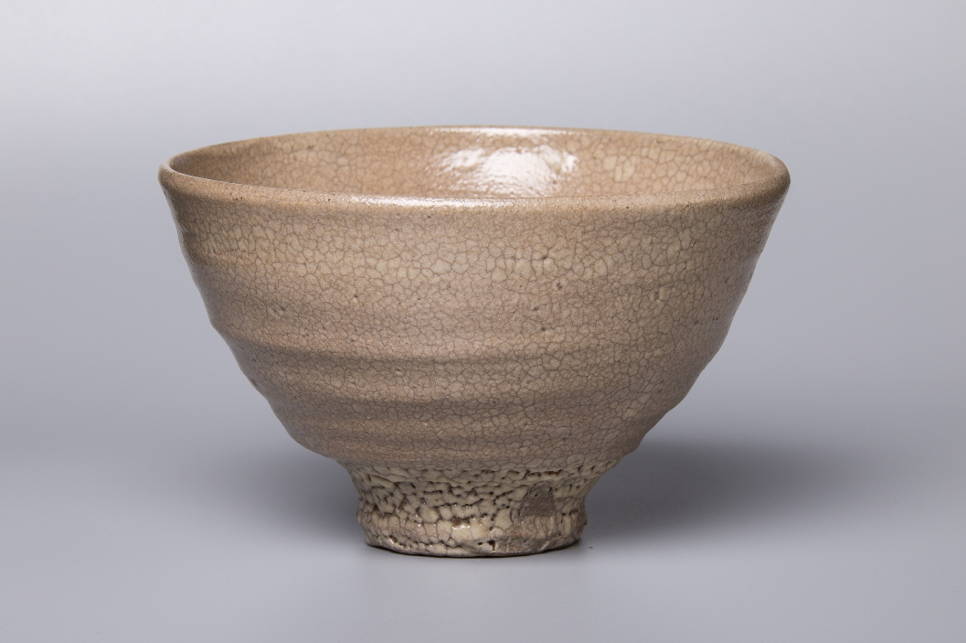Tea Bowl (Oido type), 2019, Stone ware, wheel throwing, wood firing, 15.3x14.9x9.4(h)cm, Bottom 5.4(d)cm, Weight 380g