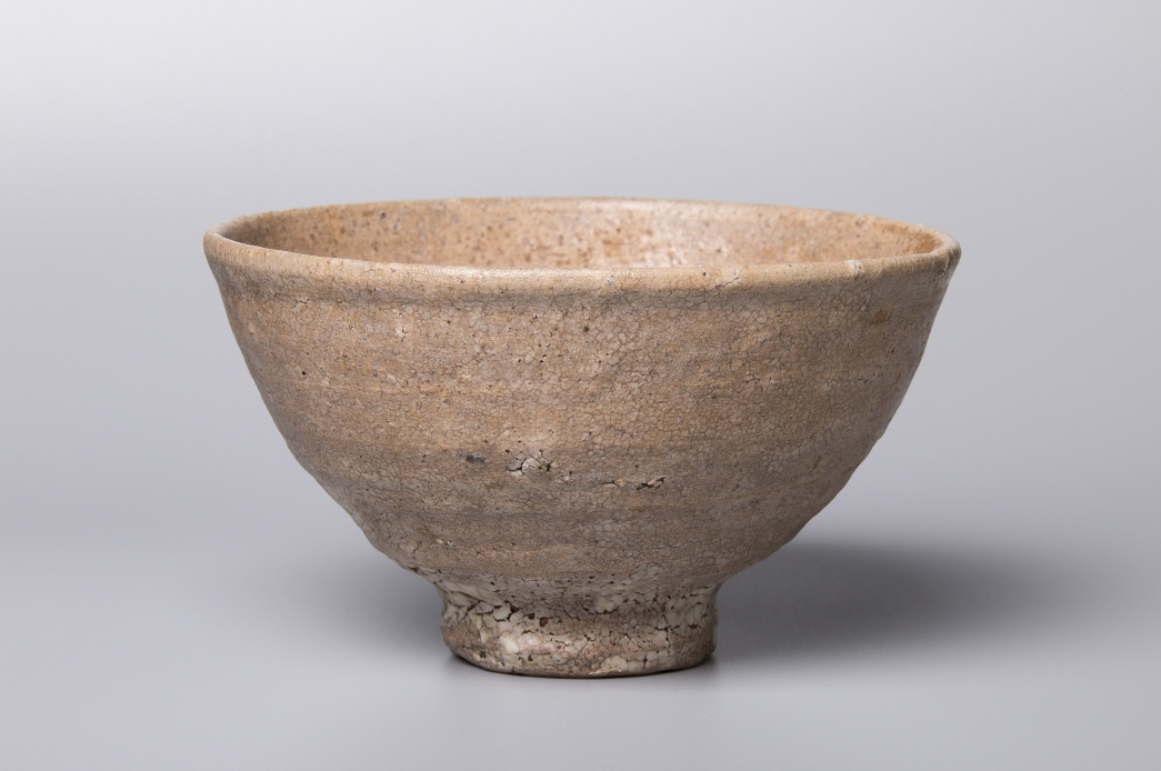 Tea Bowl (Oido type), 2017, Stone ware, wheel throwing, wood firing, 14.3x14.4x8.2(h)cm, Bottom 5.1(d)cm, Weight 324g