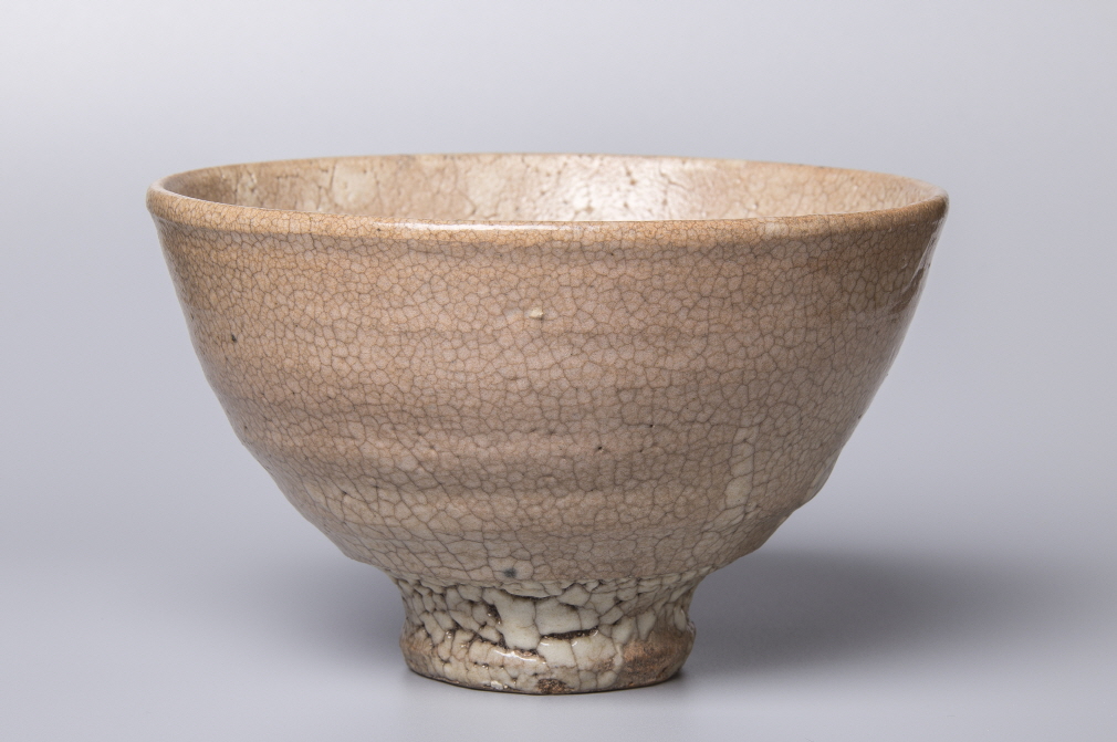 Tea Bowl (Oido type), 2020, Stone ware, wheel throwing, wood firing, 15.1x15x9.3(h)cm, Bottom 5.3(d)cm, Weight 377g
