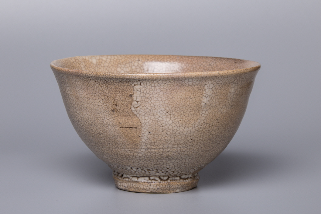Tea Bowl (Koido type), 2020, Stone ware, wheel throwing, wood firing, 14.8x15x6.6(h)cm, Bottom 5.2(d)cm, Weight 245g