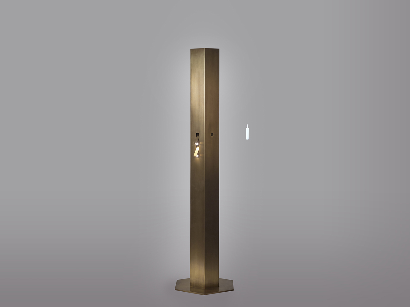 Aurora_floor lamp, 2016, Hammered bronze, 25x25x178cm, Manufactured by PROMEMORIA, Photo by Daniele Cortese