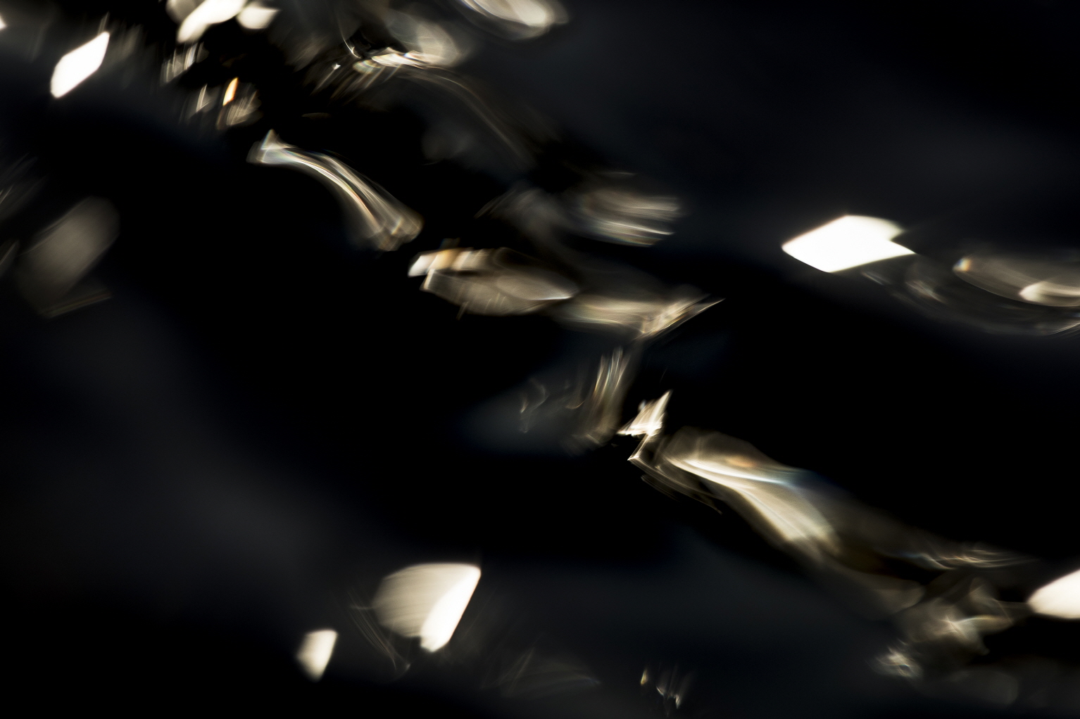 Luminescence, Here and There YL_2 (The Light Wanders on its Own), 2016, Archival Pigment Print, 100x150cm