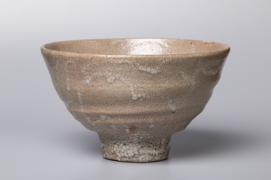 Tea Bowl (Oido type), 2018, Stone ware, wheel throwing, wood firing, 15x15x9(h)cm Bottom 5.3(d)cm, Weight 351g