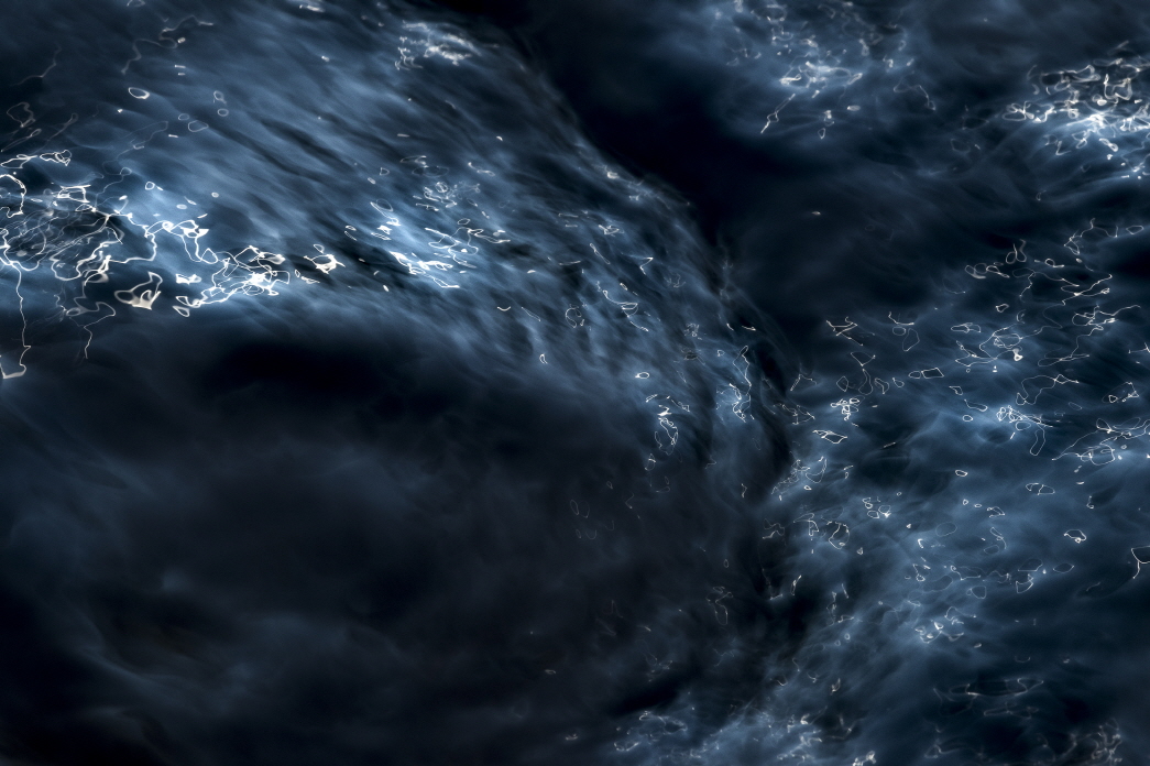 Luminescence, Here and There BL_6 (The Place I Faced, a Long Way Away), 2016, Archival Pigment Print, 100x150cm