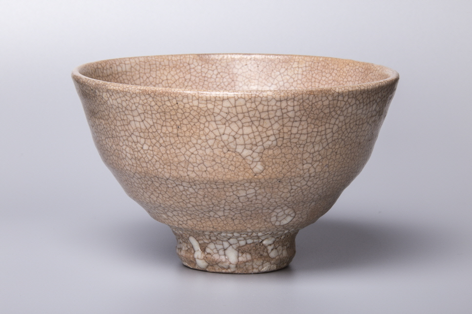대정호 Tea Bowl (Oido type), 2020, Stone ware, wheel throwing, wood firing, 14.9x15.1x9.1(h)cm, Bottom 5.2(d)cm, Weight 345g