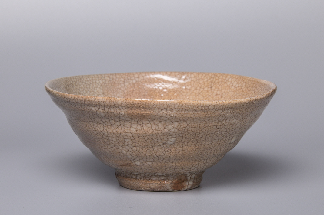 Tea Bowl (Aoido type), 2020, Stone ware, wheel throwing, wood firing, 14.8x15x6.6(h)cm, Bottom 5.1(d)cm, Weight 234g
