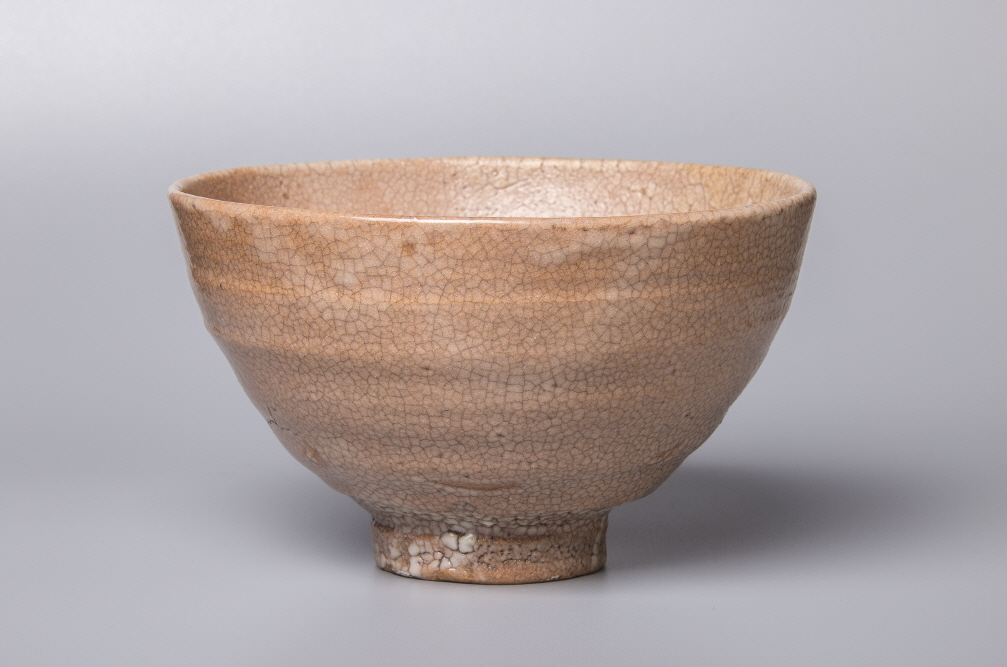 Tea Bowl (Oido type), 2020, Stone ware, wheel throwing, wood firing, 15.3x15.3x9.1(h)cm, Bottom 5.5(d)cm, Weight 378g