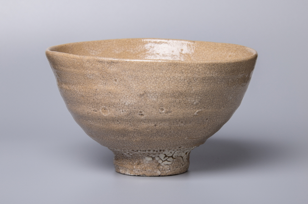 Tea Bowl (Oido type), 2020, Stone ware, wheel throwing, wood firing, 16.2x15.6x9.5(h)cm, Bottom 5.7(d)cm, Weight 400g