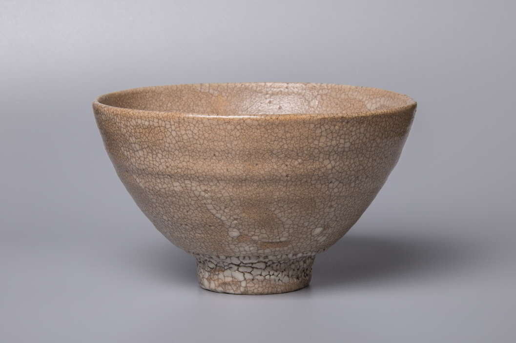 Tea Bowl (Oido type), 2020, Stone ware, wheel throwing, wood firing, 15.4x15.6x9.1(h)cm, Bottom 5.5(d)cm, Weight 347g