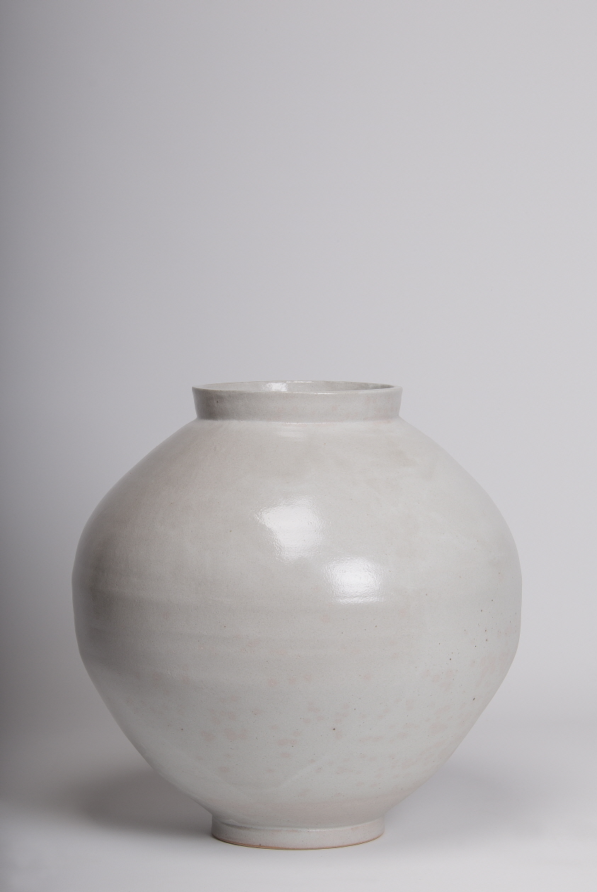 Jar, 2020, Stone ware, wheel throwing, wood firing, 50x50x49(h)cm