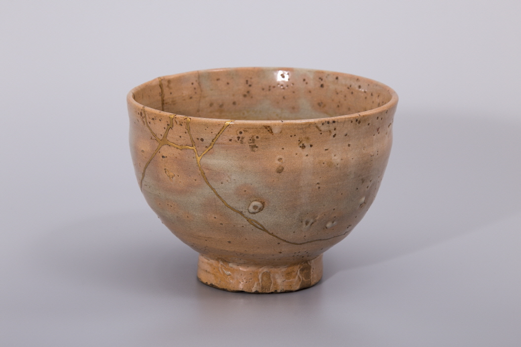 Tea Bowl (Goki type), Joseon Dynasty, 13.9x13.9x10(h)cm, Bottom 6.5(d)cm