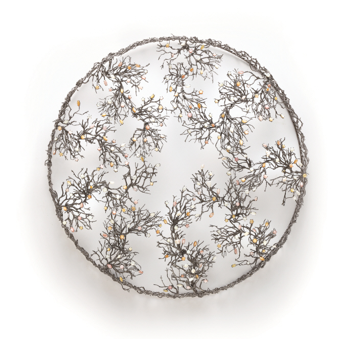 Sky in the Orchard, 2018, Mother-of-pearl, pearl, brass, 48(d)x10cm