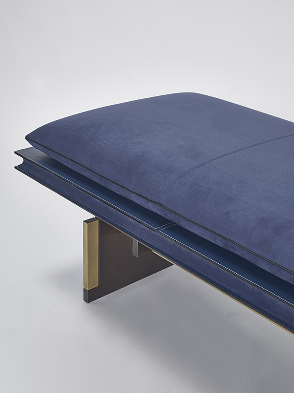 Horizon_bench, 2016, Leather, Bronze, 180x70x44cm, Manufactured by PROMEMORIA, Photo by Daniele Cortese (1)Horizon_bench, 2016, Leather, Bronze, 180x70x44cm, Manufactured by PROMEMORIA, Photo by Danie