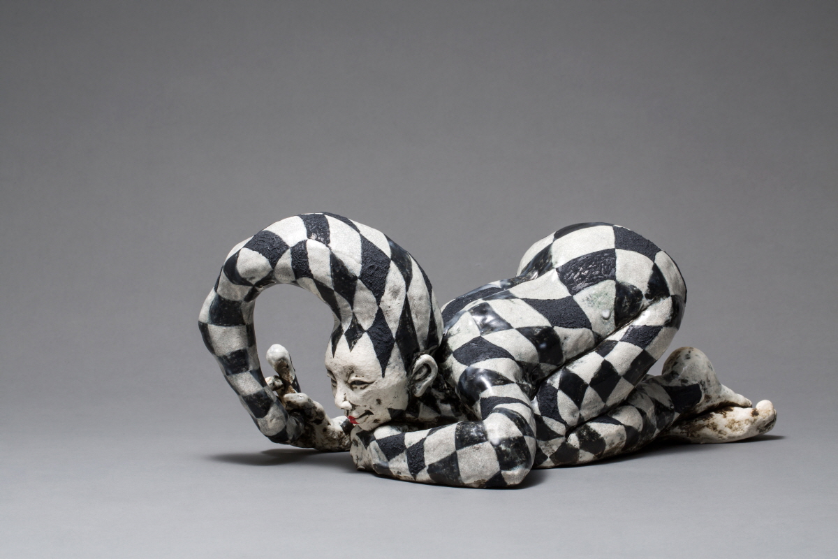 Harlequin (Mock), 2015, ceramics, 42 x 27 x 18(h)cm