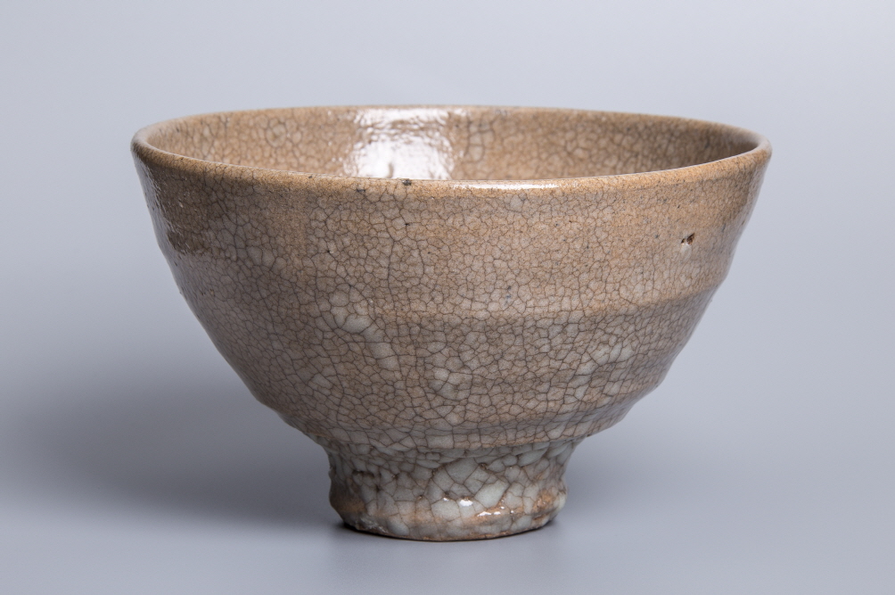Tea Bowl (Oido type), 2018, Stone ware, wheel throwing, wood firing, 16.2x15.7x9.6(h)cm, Bottom 5.5(d)cm, Weight 455g