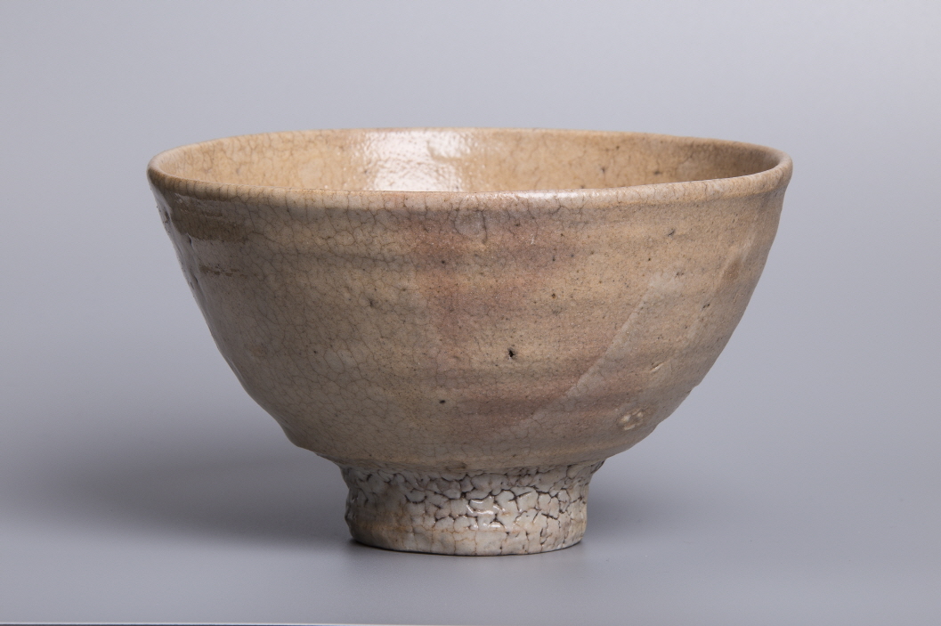 Tea Bowl (Oido type), 2020, Stone ware, wheel throwing, wood firing, 15.3x15.3x9.4(h)cm, Bottom 5.6(d)cm, Weight 414g