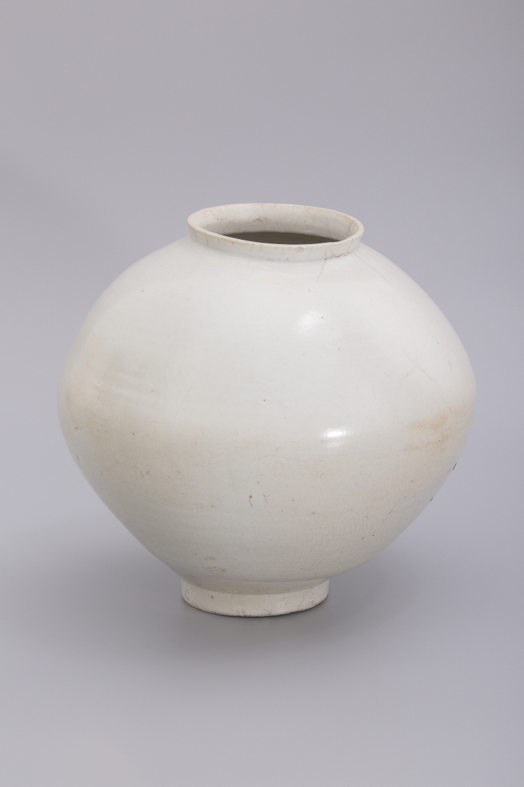 Moon Jar, 18th Century, 32.1x32.1x31.5(h)cm