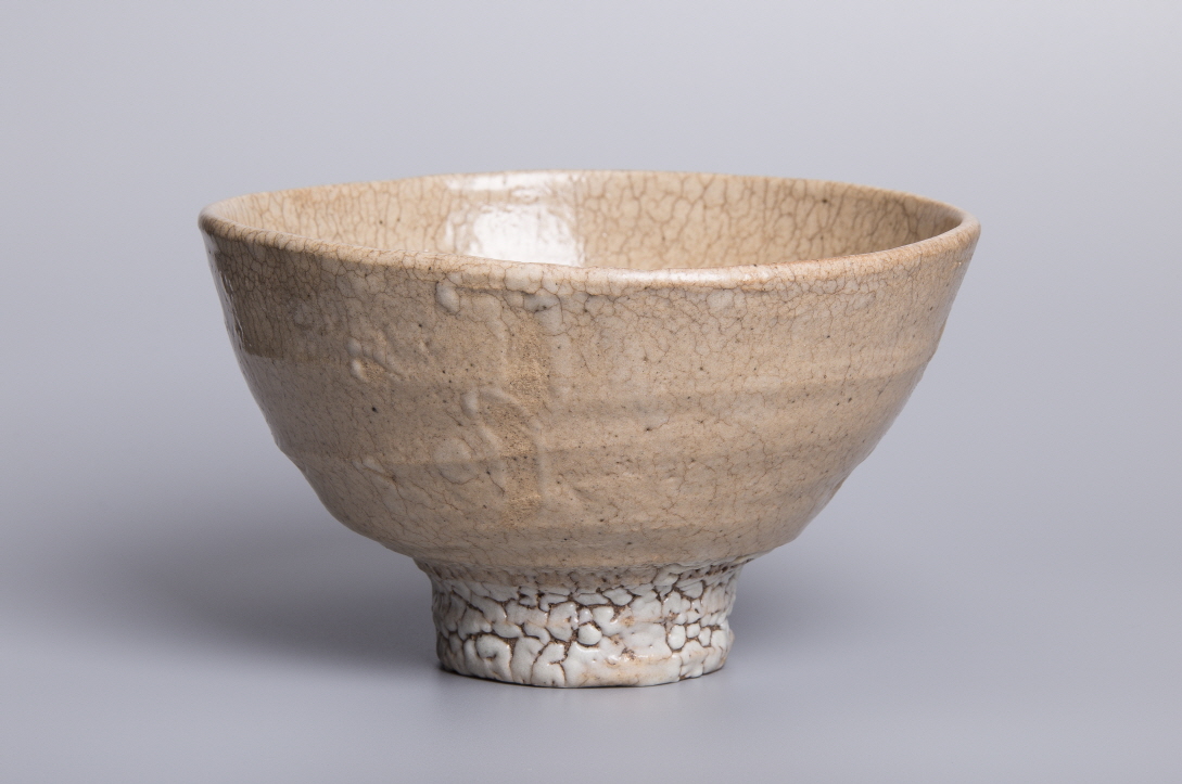 Tea Bowl (Oido type), 2020, Stone ware, wheel throwing, wood firing, 15.3x14.9x9(h)cm, Bottom 5.6(d)cm, Weight 337g
