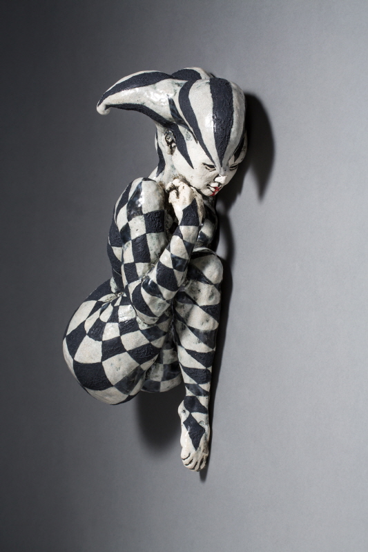 Harlequin (Wall), 2015, ceramics, 19 x 14 x 38(h)cm