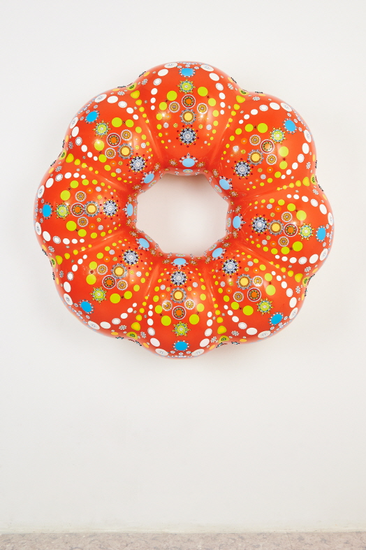 XXL Donut 020, 2020, F.R.P, urethane, Swarovski crystals, 100x100x36(d)cm