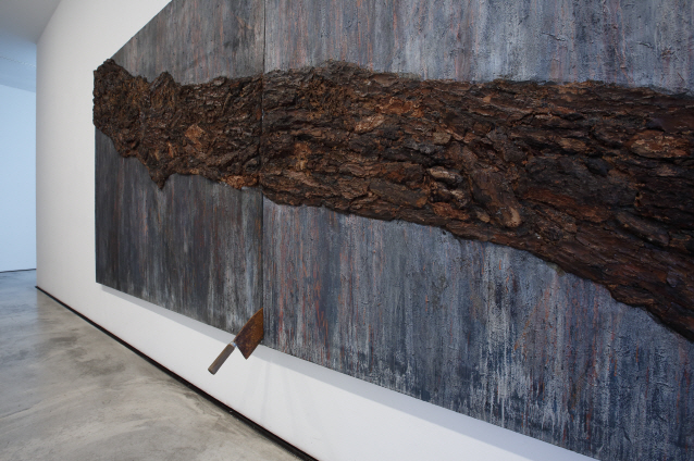 Refracted Time, 1996, Oil, tree bark on canvas, 181.8x454.6cm