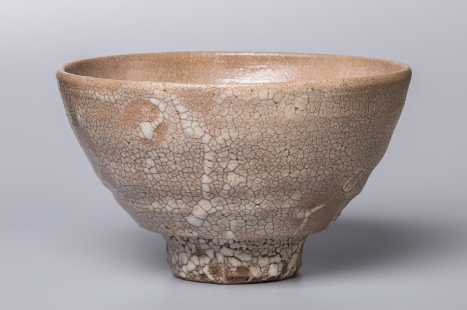 Tea Bowl (Oido type), 2018, Stone ware, wheel throwing, wood firing, 15.3x15.4x9.1(h)cm, Bottom 5.5(d)cm, Weight 380g