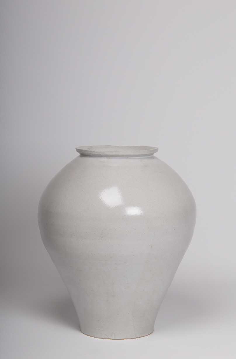 Jar, 2020, Stone ware, wheel throwing, wood firing, 45x45x52.5(h)cm