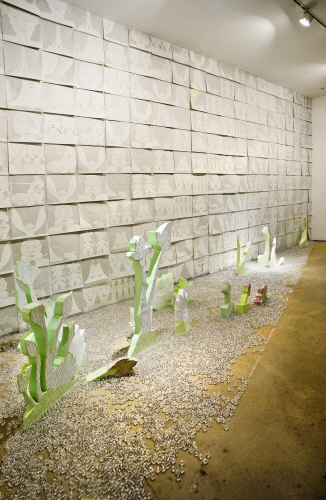 White Room - Mother’s Garden, 2013, Mixed media, Variable size
