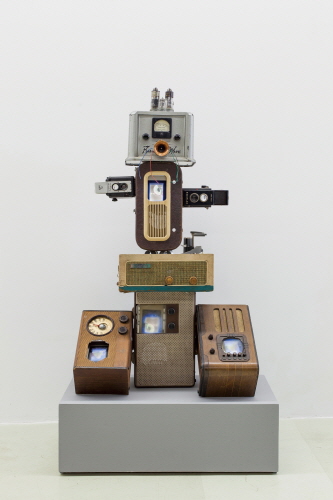 Techno Boy ll,2000,Antique Radios,Antique TVs,Antique Cameras,LCD Monitors,117x63x46cm